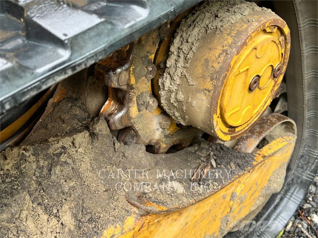 CAT 259D3 滑移轉向裝載機