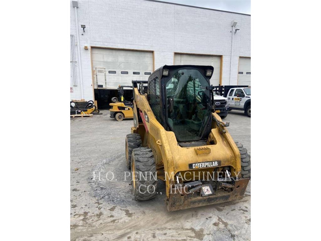 CAT 262 C 滑移轉向裝載機