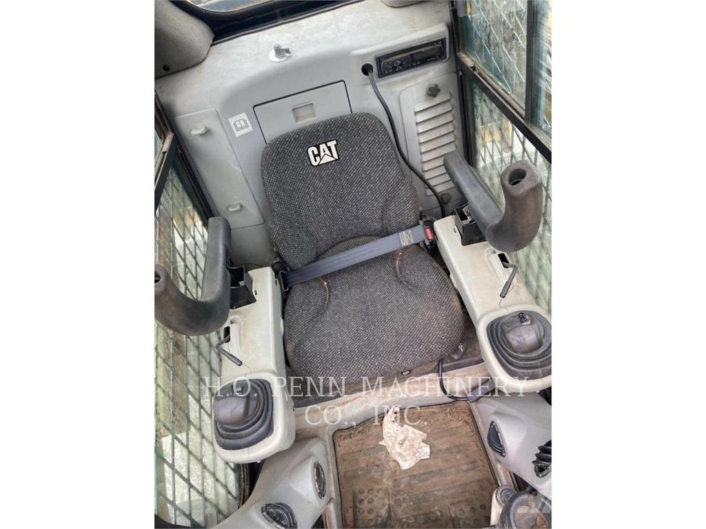 CAT 262 C 滑移轉向裝載機