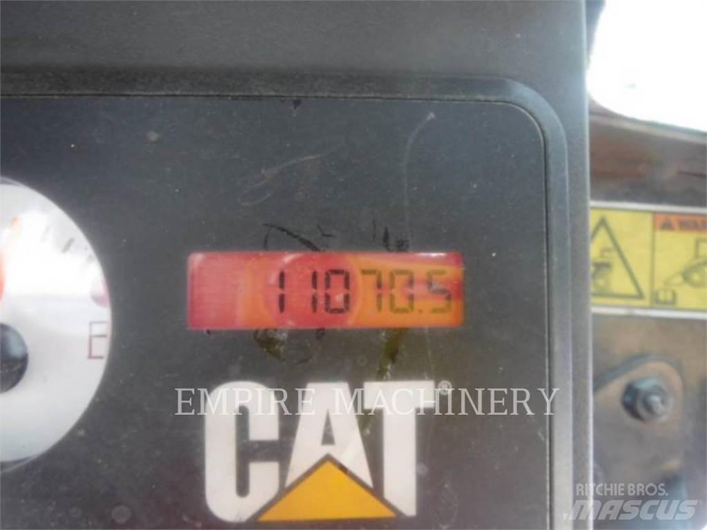 CAT 262C XPS 滑移轉向裝載機