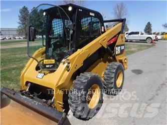 CAT 262D 滑移轉向裝載機