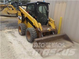CAT 262D 滑移轉向裝載機