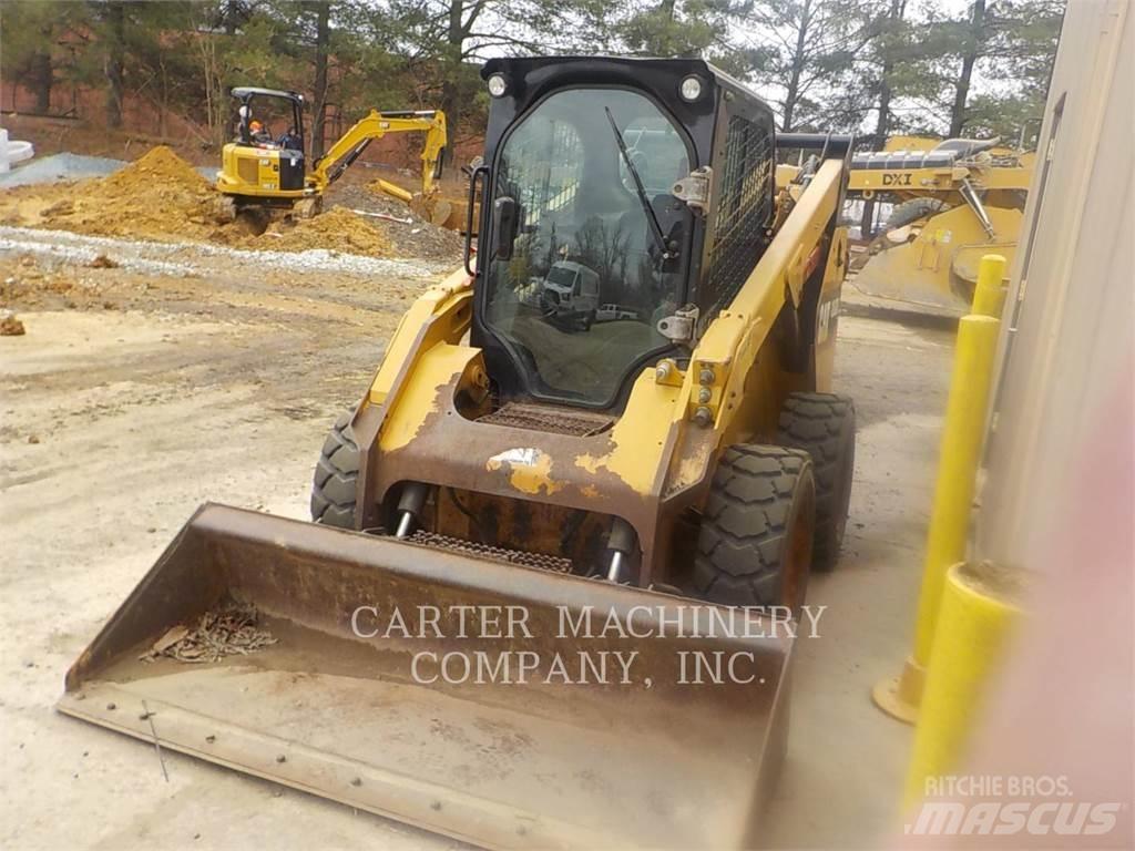 CAT 262D 滑移轉向裝載機