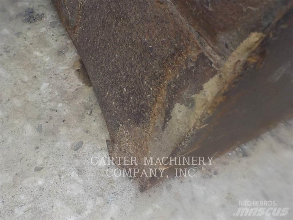 CAT 262D 滑移轉向裝載機