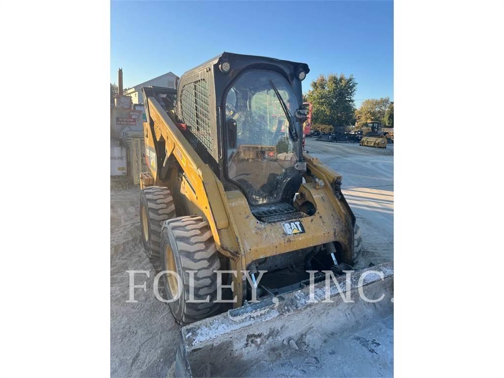 CAT 262D 滑移轉向裝載機