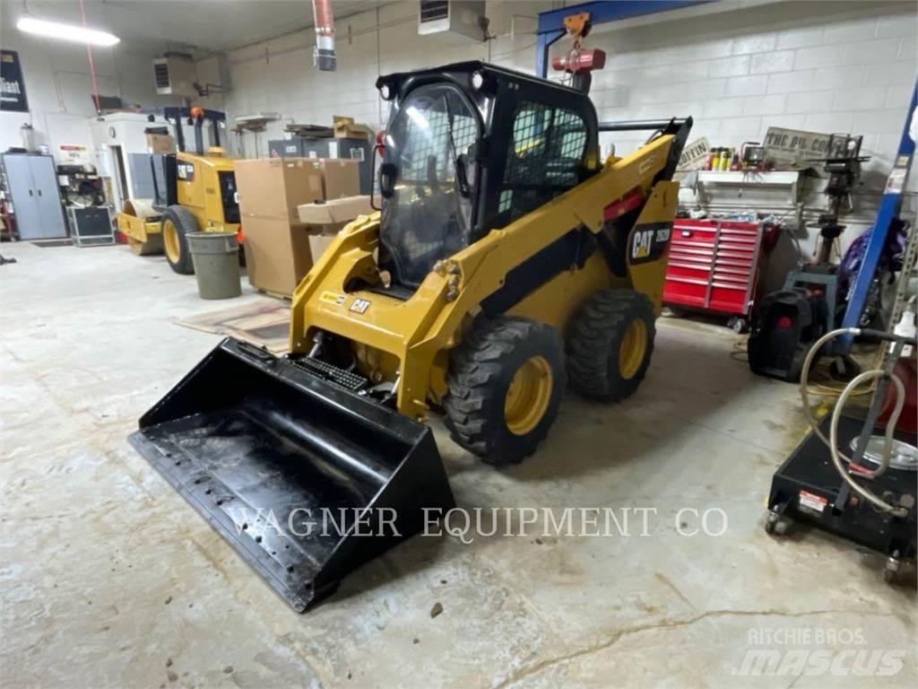 CAT 262D 滑移轉向裝載機