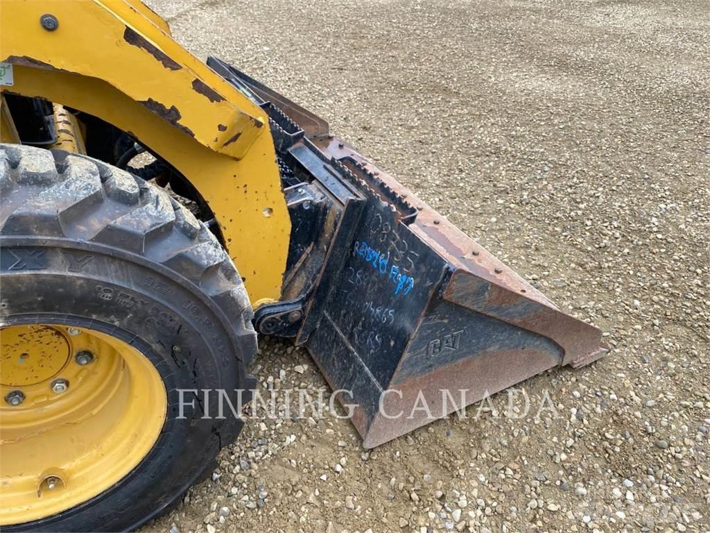 CAT 262D 滑移轉向裝載機