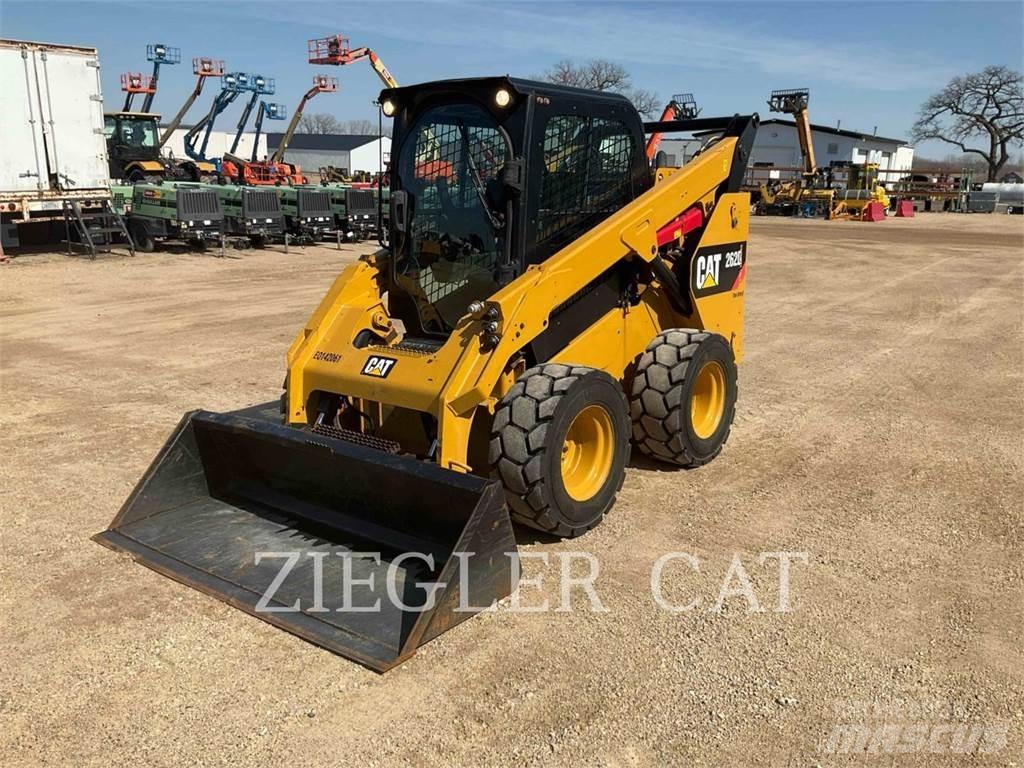 CAT 262D 滑移轉向裝載機