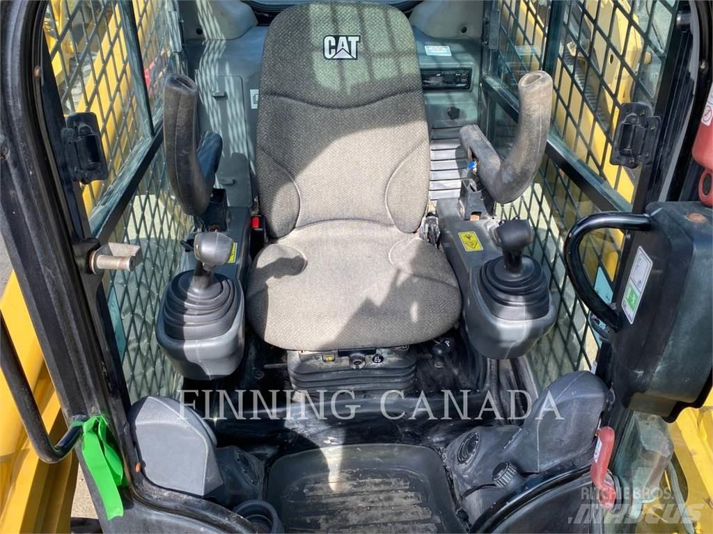 CAT 262D 滑移轉向裝載機