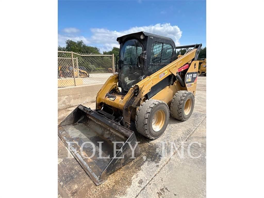 CAT 262D 滑移轉向裝載機