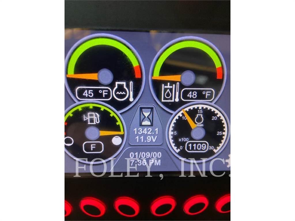 CAT 262D 滑移轉向裝載機
