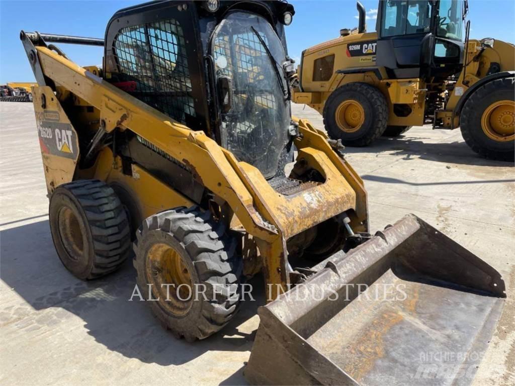 CAT 262D 滑移轉向裝載機
