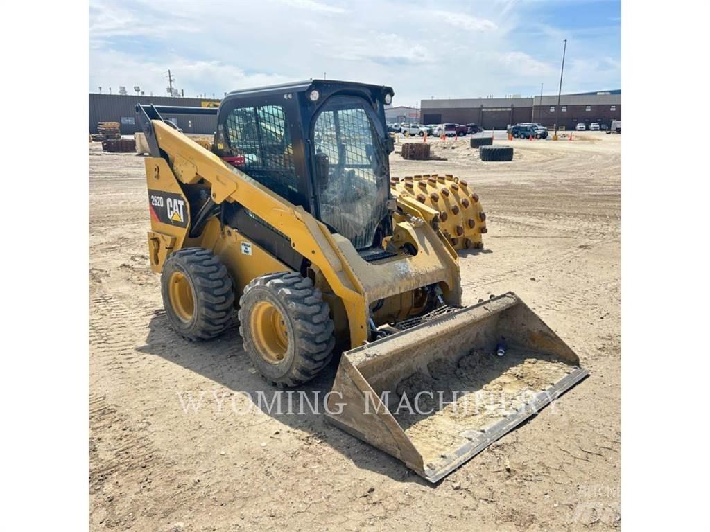 CAT 262D 滑移轉向裝載機