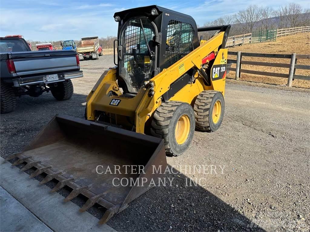 CAT 262D 滑移轉向裝載機
