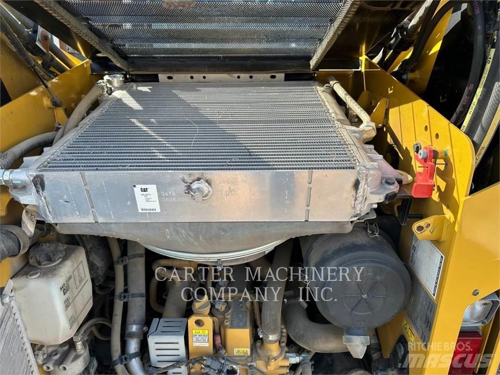 CAT 262D 滑移轉向裝載機