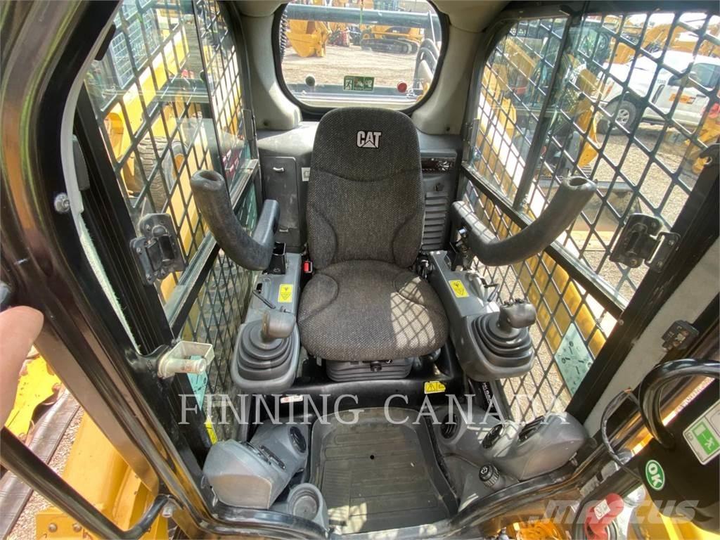 CAT 262D 滑移轉向裝載機