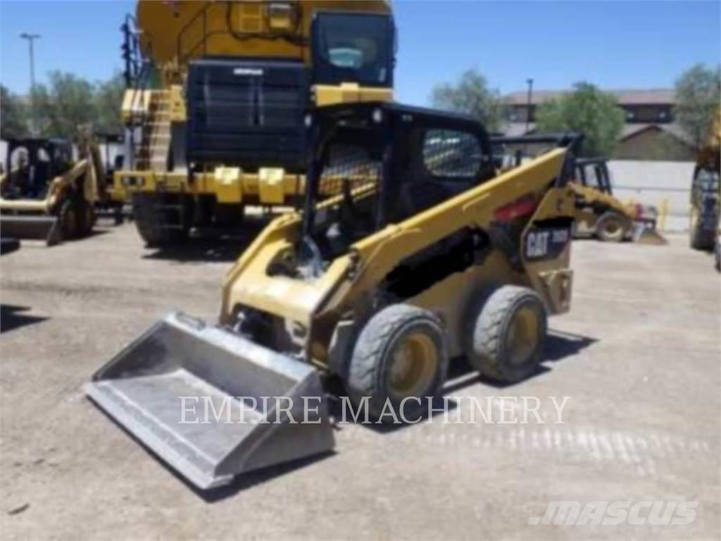 CAT 262D 滑移轉向裝載機
