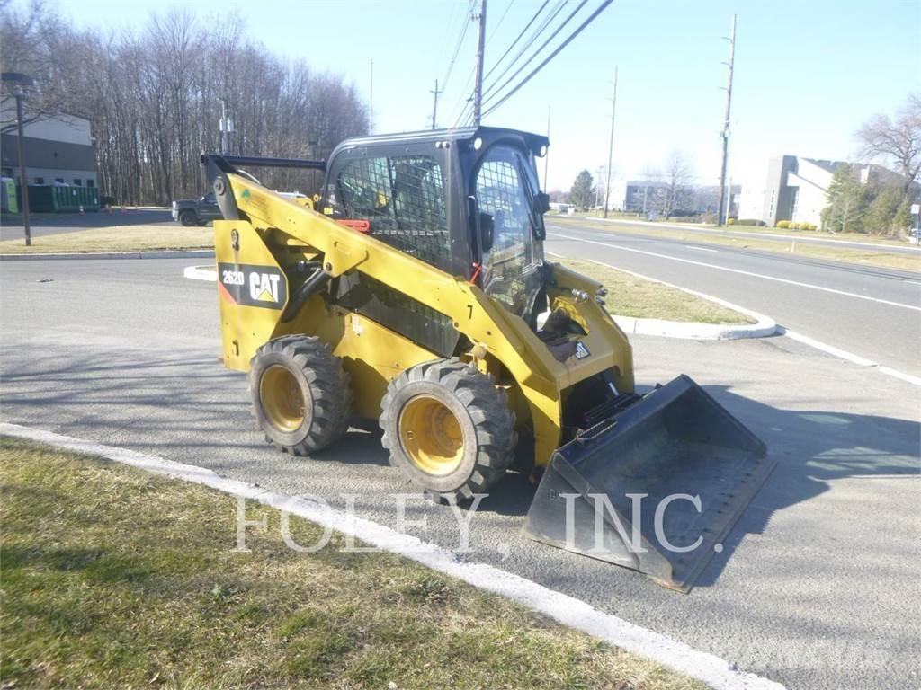 CAT 262D 滑移轉向裝載機
