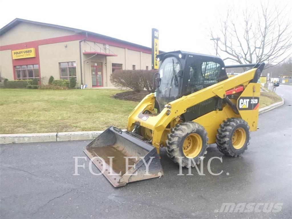 CAT 262D 滑移轉向裝載機