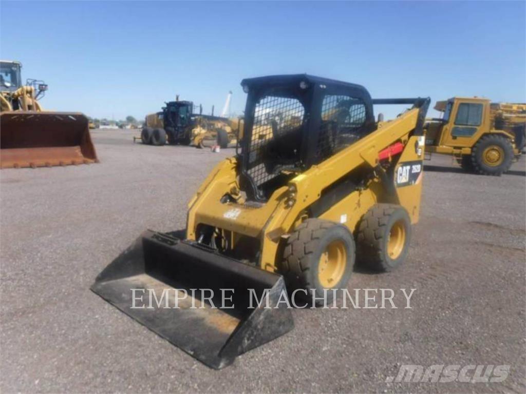 CAT 262D 滑移轉向裝載機