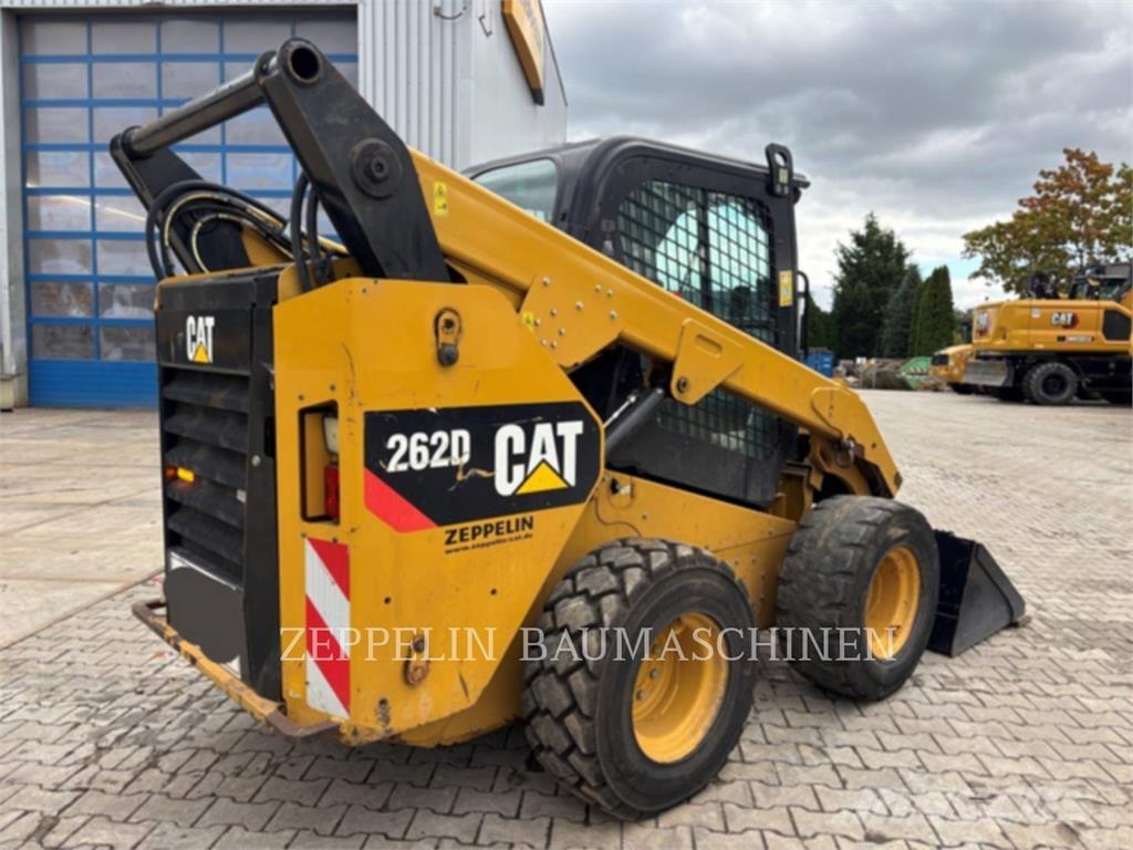 CAT 262D 滑移轉向裝載機