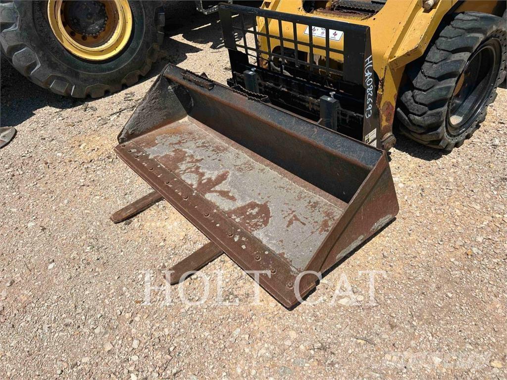 CAT 262D 滑移轉向裝載機