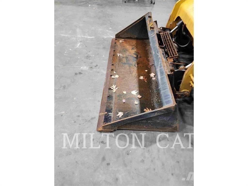 CAT 262D 3 滑移轉向裝載機