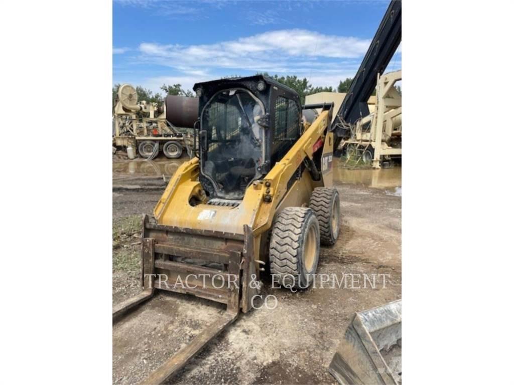CAT 262D H3CB 滑移轉向裝載機