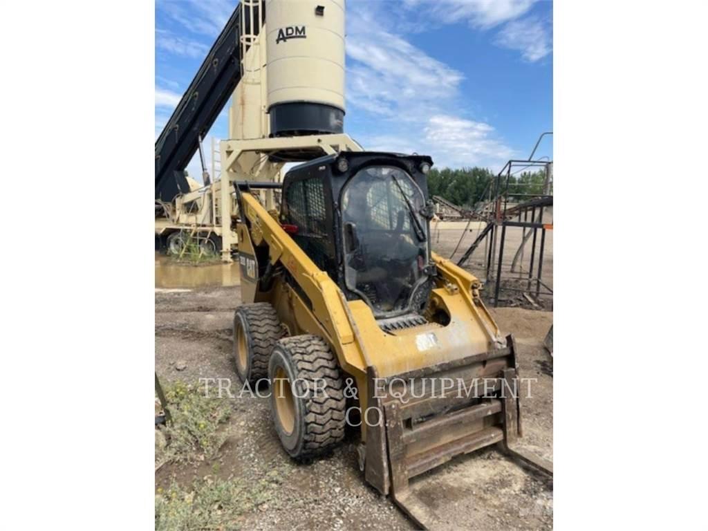 CAT 262D H3CB 滑移轉向裝載機