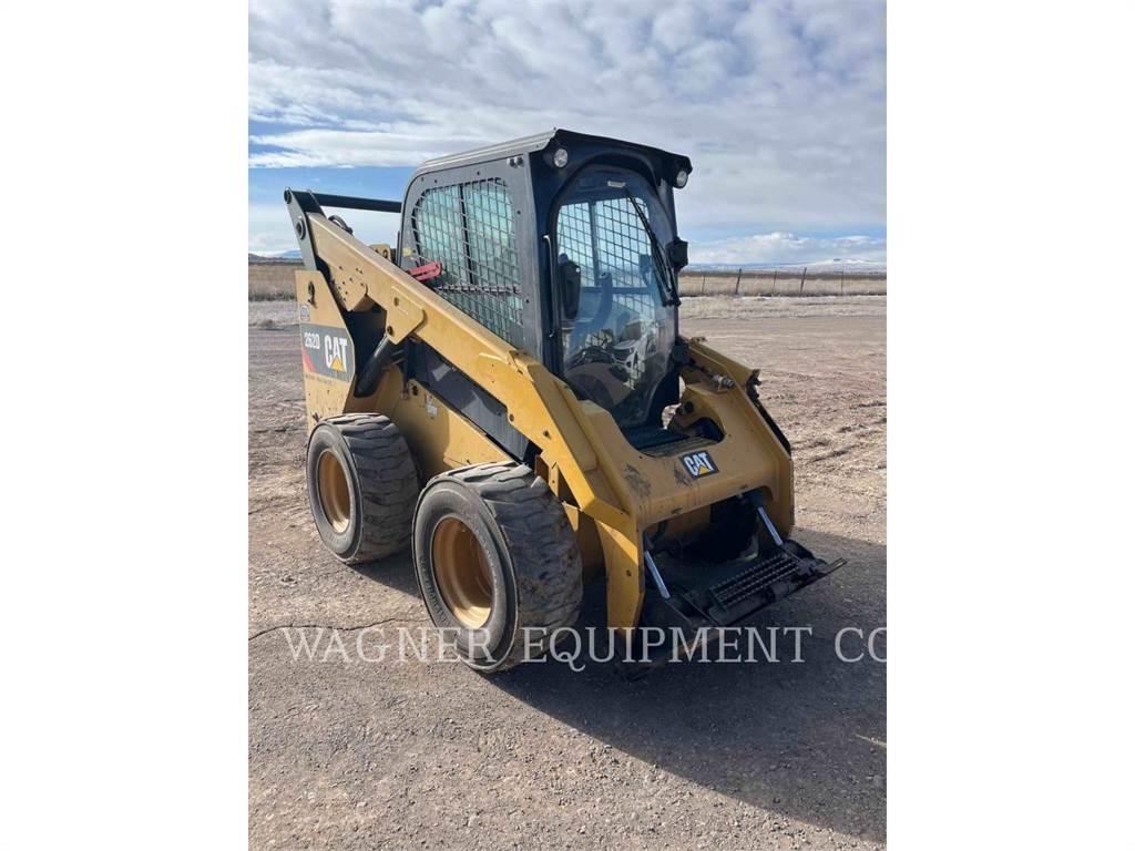 CAT 262D HF 滑移轉向裝載機