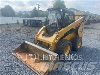 CAT 262D3 滑移轉向裝載機