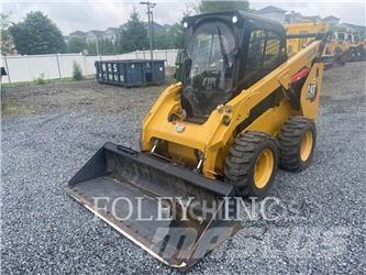 CAT 262D3 滑移轉向裝載機