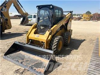 CAT 262D3 滑移轉向裝載機