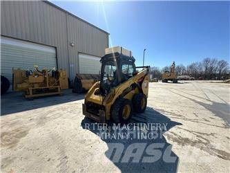 CAT 262D3 滑移轉向裝載機