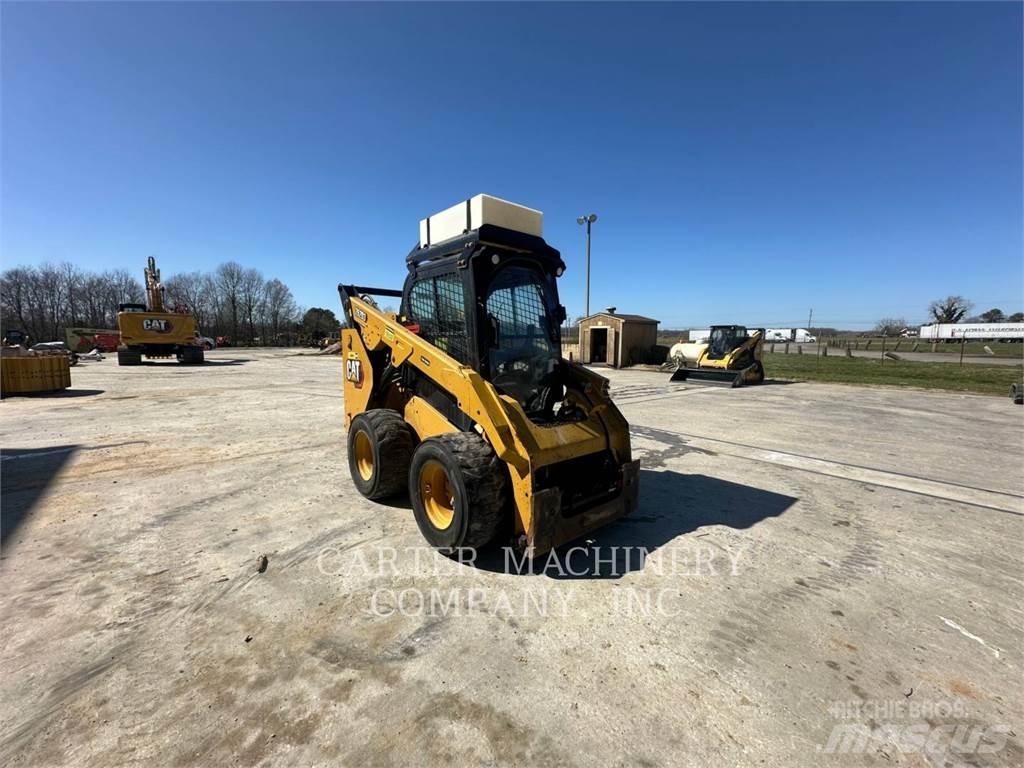 CAT 262D3 滑移轉向裝載機