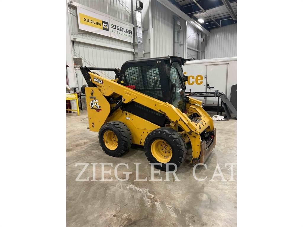 CAT 262D3 滑移轉向裝載機