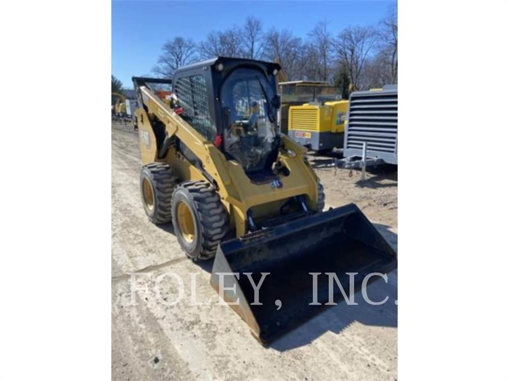 CAT 262D3 滑移轉向裝載機