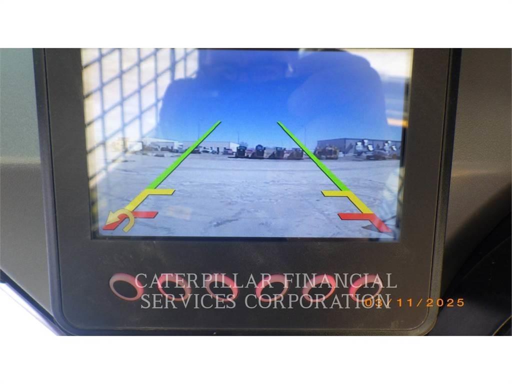 CAT 262D3 滑移轉向裝載機