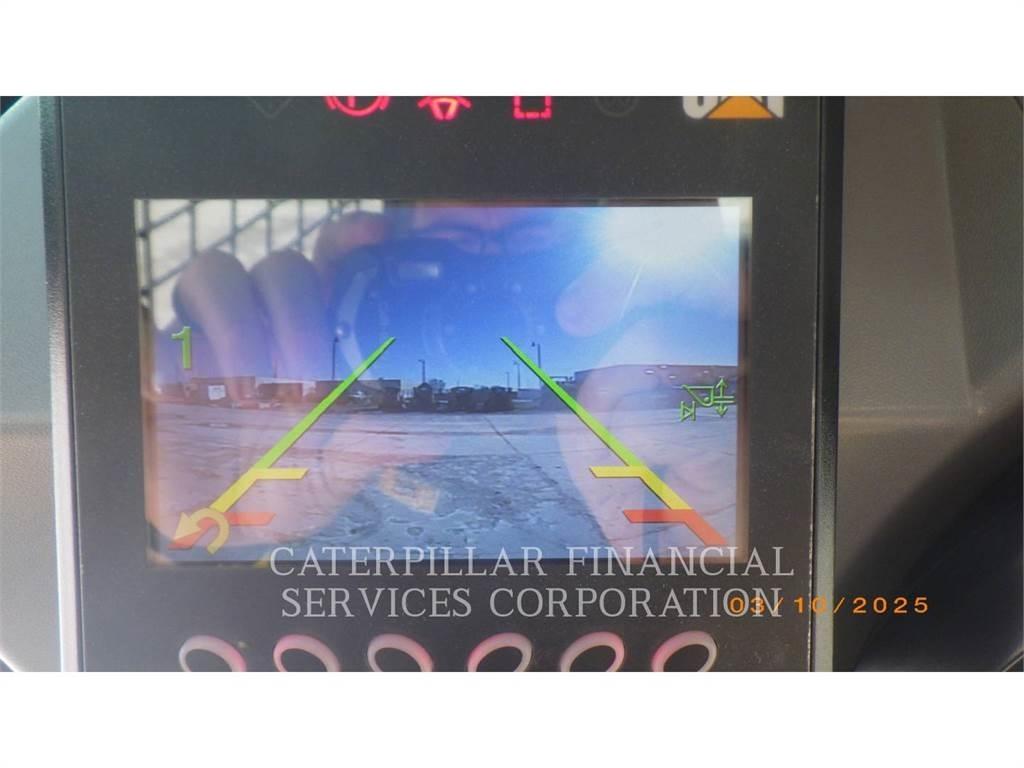 CAT 262D3 滑移轉向裝載機