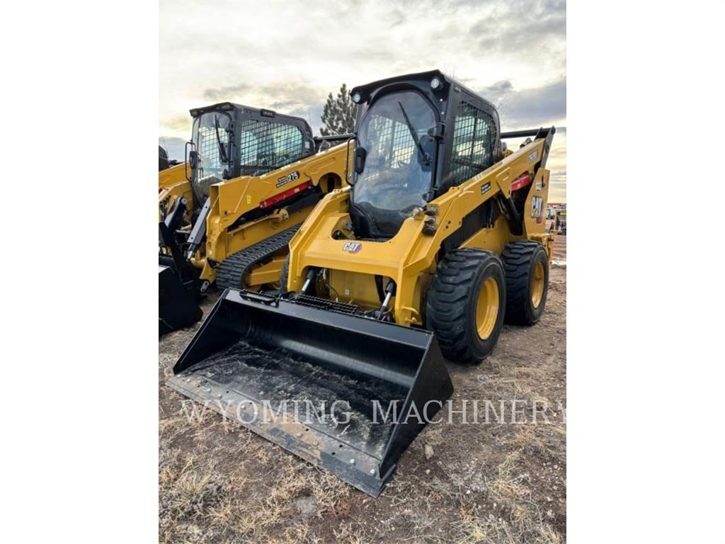 CAT 262D3 滑移轉向裝載機
