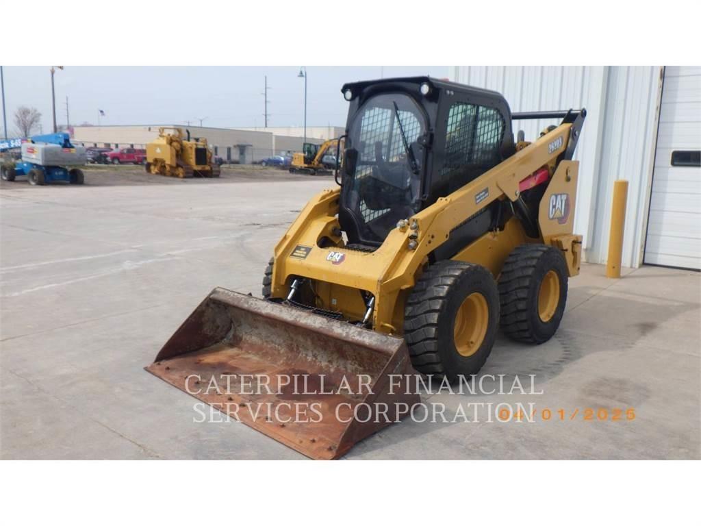 CAT 262D3 滑移轉向裝載機