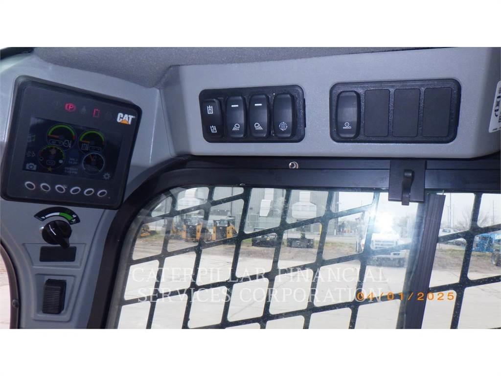 CAT 262D3 滑移轉向裝載機