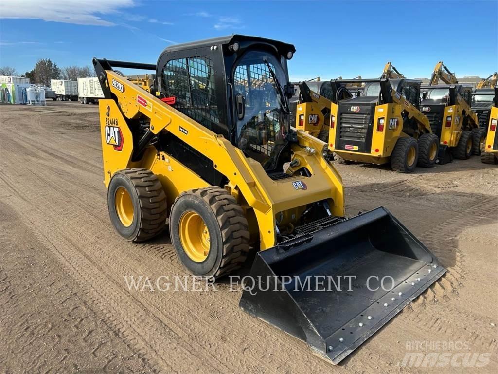 CAT 262D3 滑移轉向裝載機
