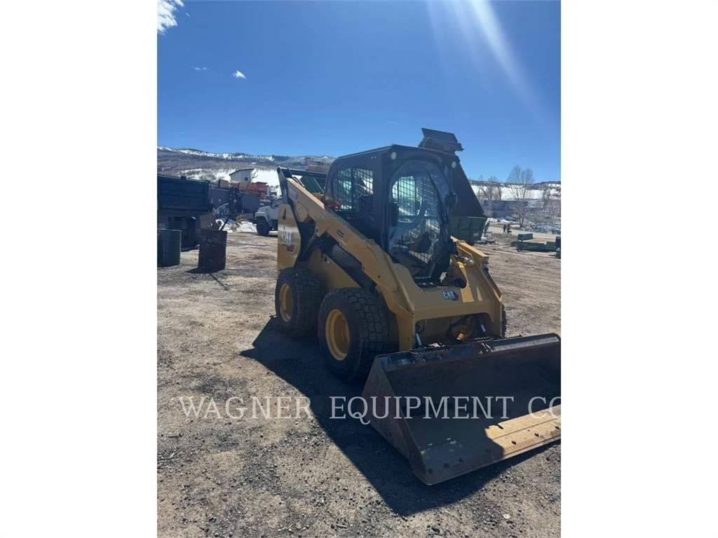 CAT 262D3 滑移轉向裝載機