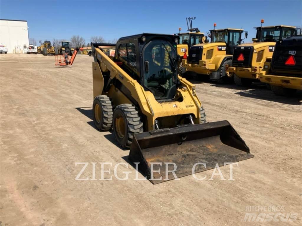 CAT 262D3 滑移轉向裝載機