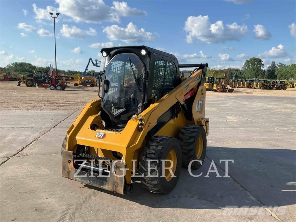 CAT 262D3 滑移轉向裝載機