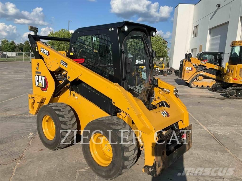 CAT 262D3 滑移轉向裝載機