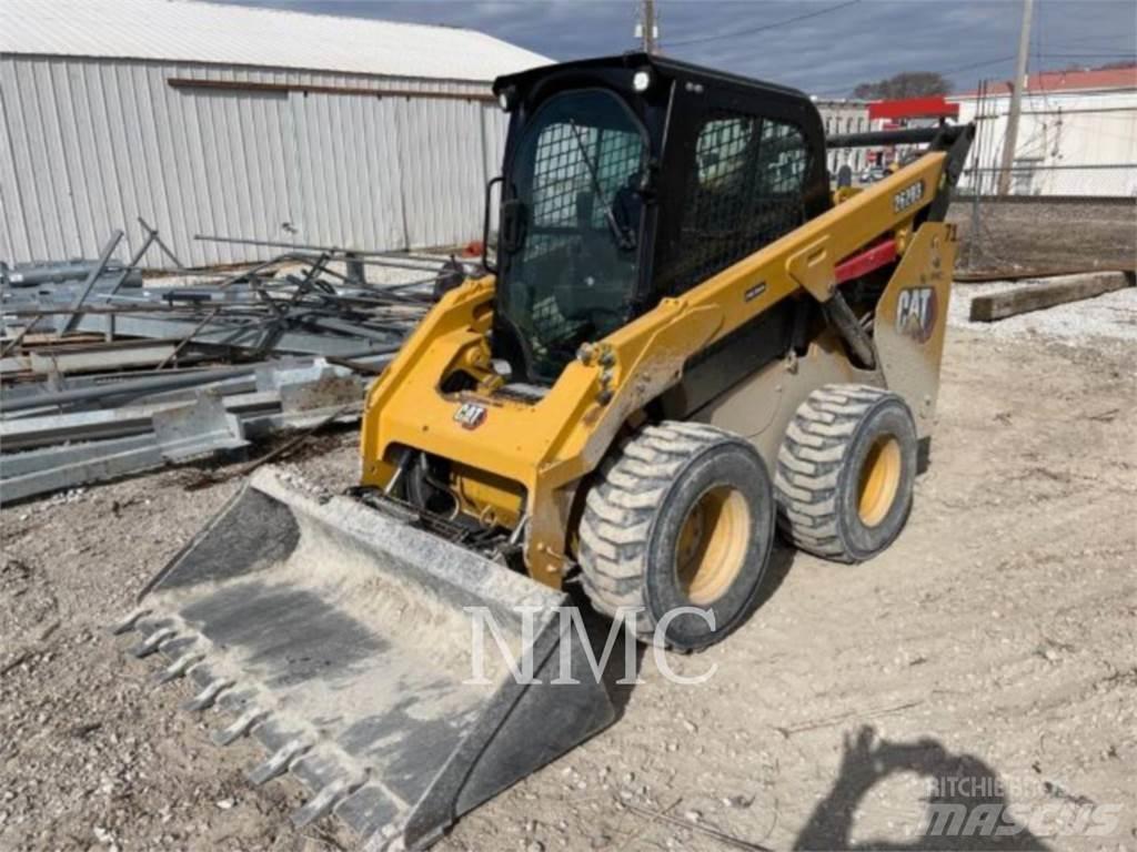 CAT 262D3 滑移轉向裝載機