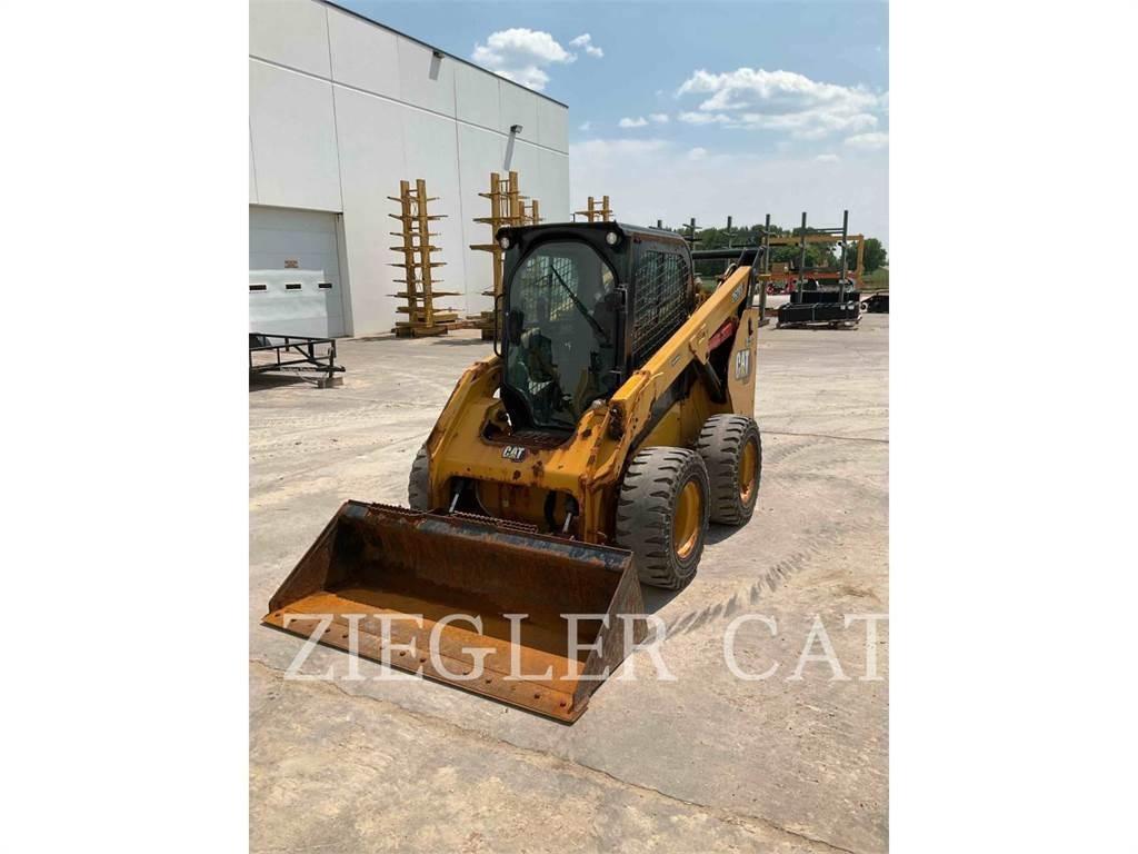 CAT 262D3 滑移轉向裝載機
