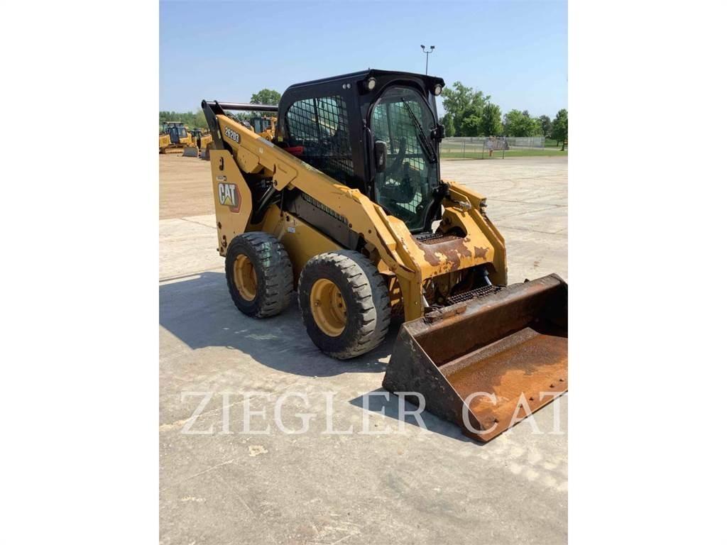 CAT 262D3 滑移轉向裝載機